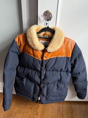 Penfield Navy Down Puffer Jacket with Tan Leather Shoulder Shearling Collar S